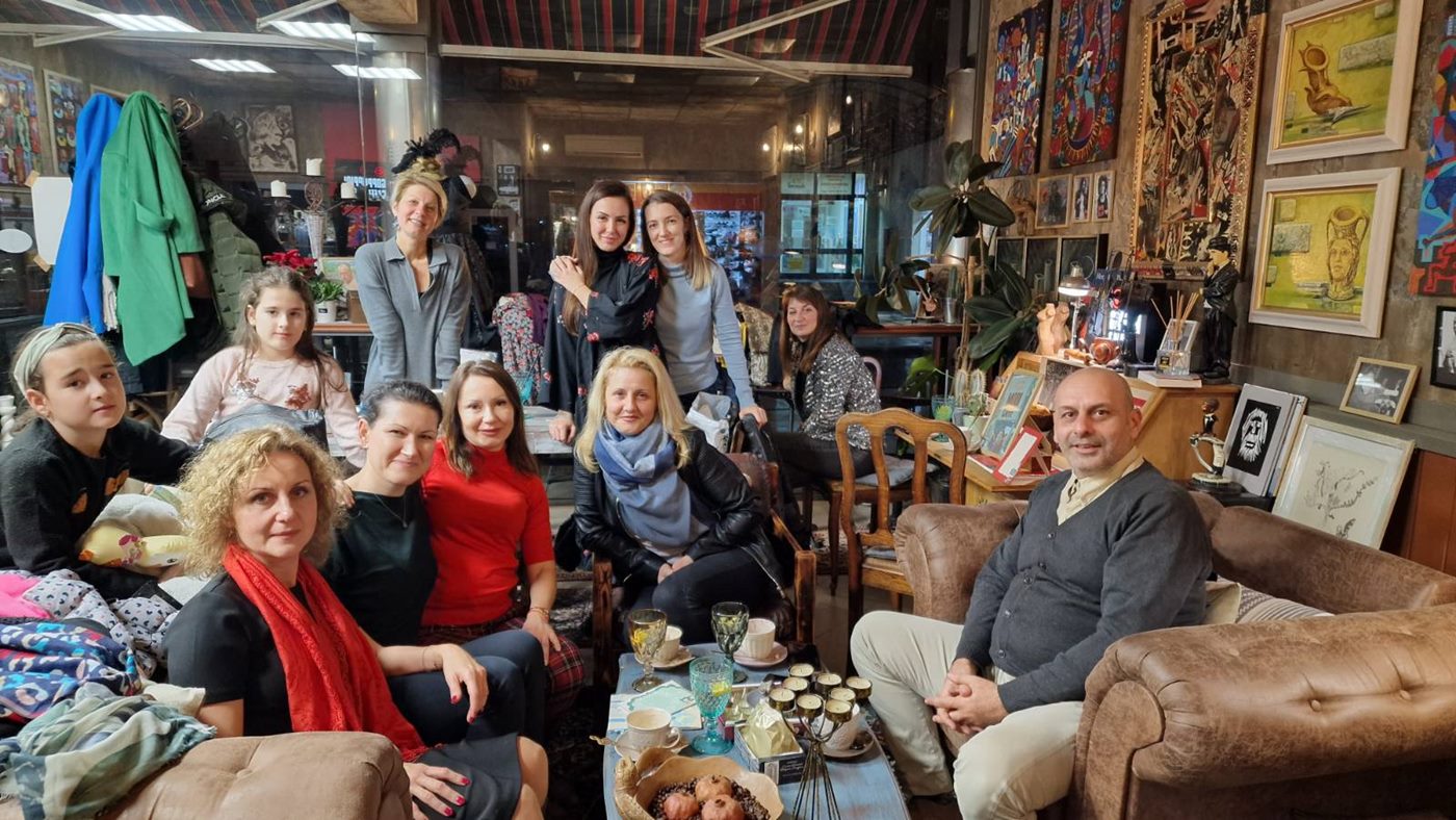 Книги с кауза за деца от Читателския клуб в Хасково